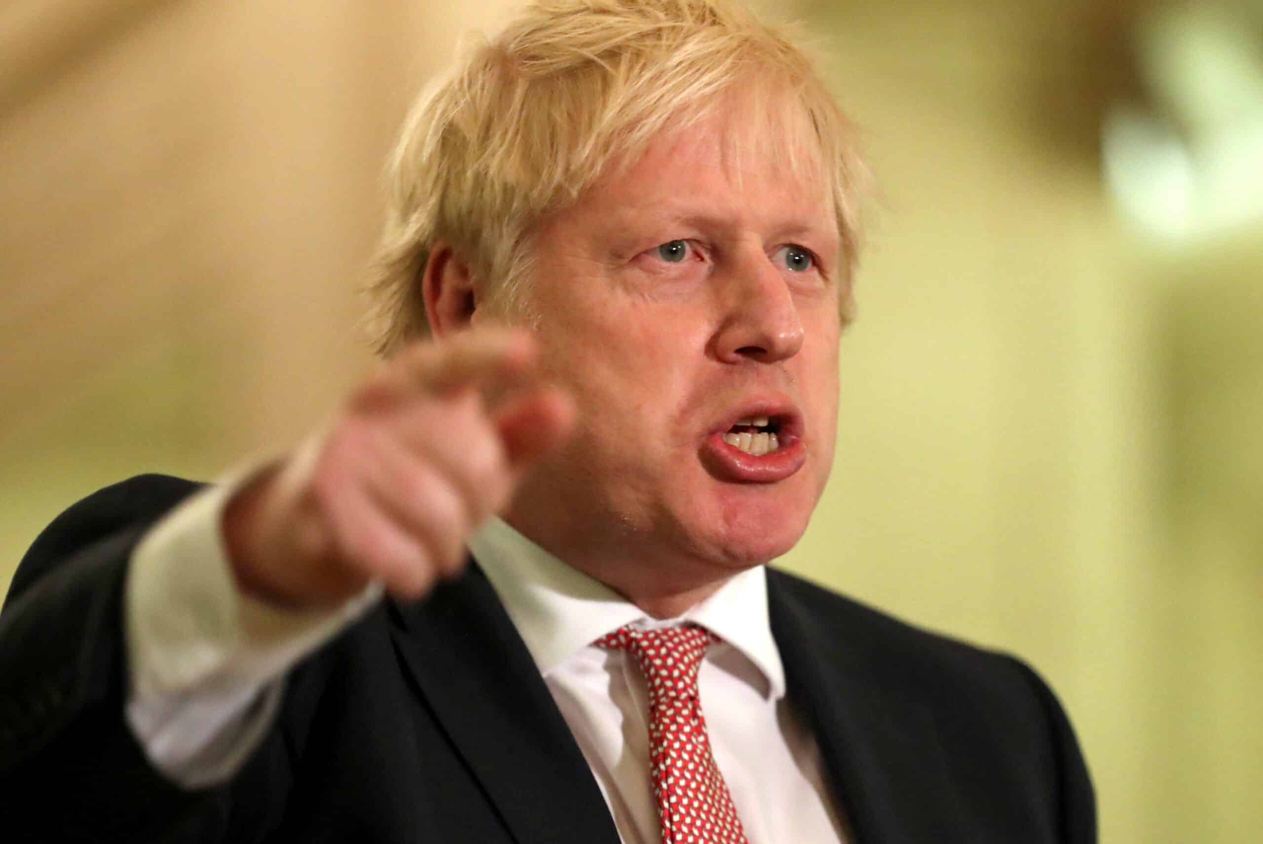 Guvernul britanic amenință populația Marii Britanii cu noi restricții, însă Boris Johnson refuză să le impună – VoxNews