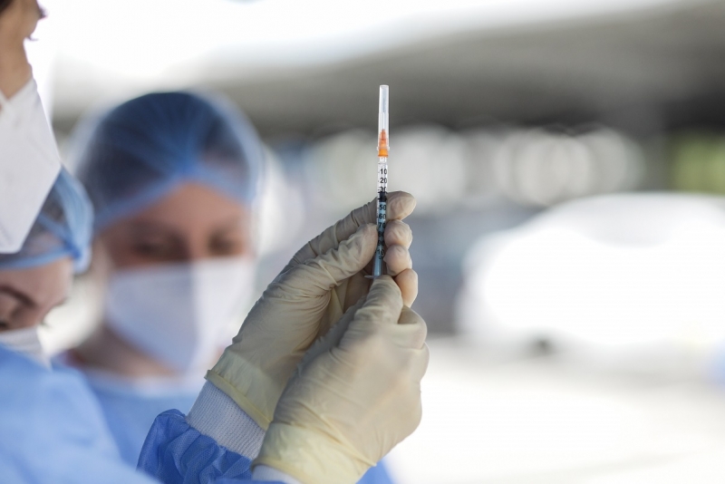 CONTROVERSE | Cea mai cunoscută publicaţie ştiinţifică publică un studiu care arată o oarecare ineficiența a vaccinurilor COVID la formele noi - Stiri pe surse - Cele mai noi stiri