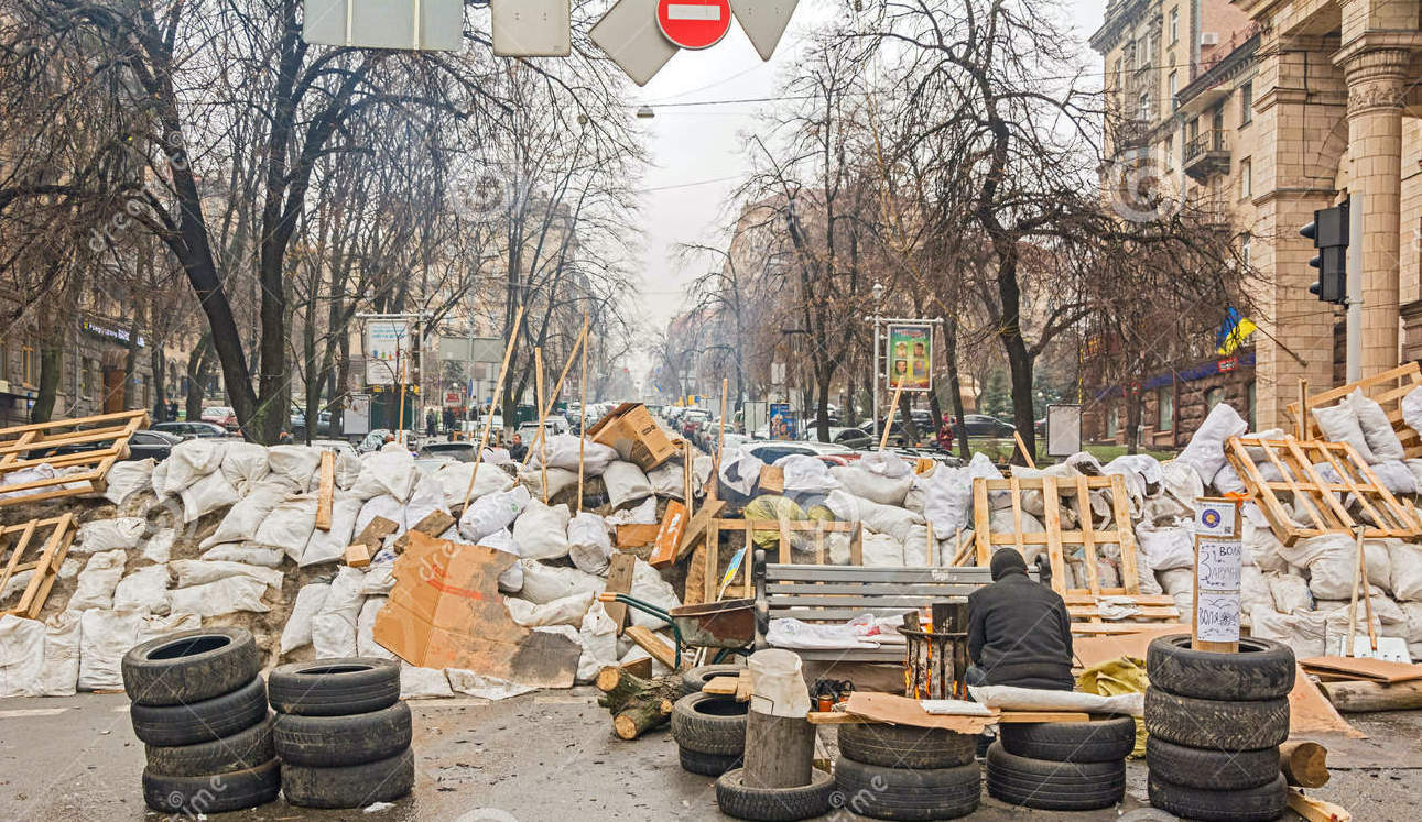 Cum se fabrica un fake-news in Ucraina... Luptele de pe strazile Kievului cu rușii invizibili si tancuri fantomă!