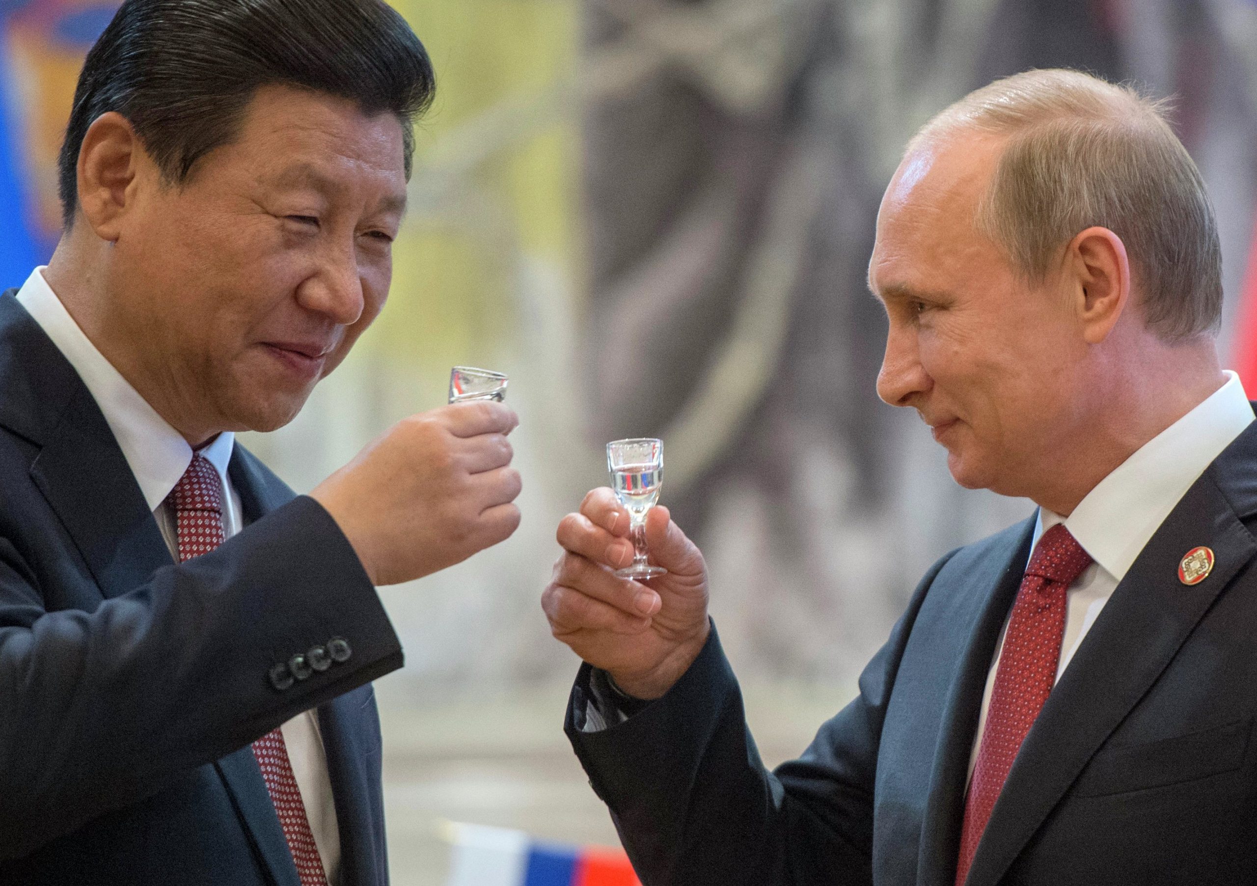 Farsa „Sancțiunilor”: Europa nu mai cumpără gaze IEFTINE din Rusia – Cumpără gaze rusești SCUMPE din China | ActiveNews