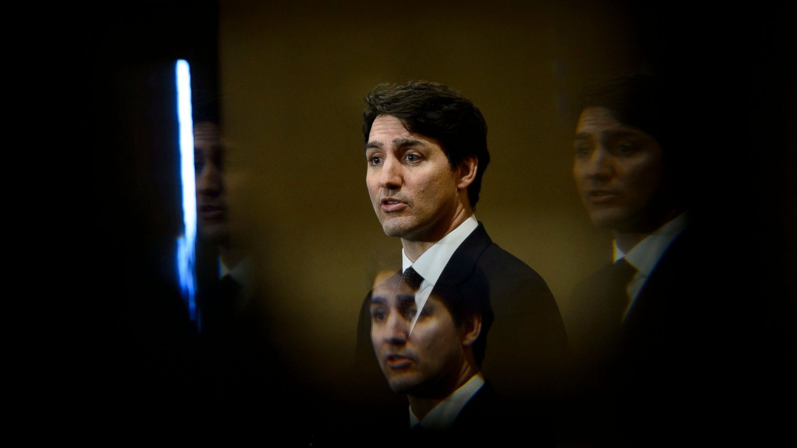 Contract de 105 milioane de dolari între Guvernul Trudeau și Forumul Economic Mondial pentru introducerea identității digitale | ActiveNews