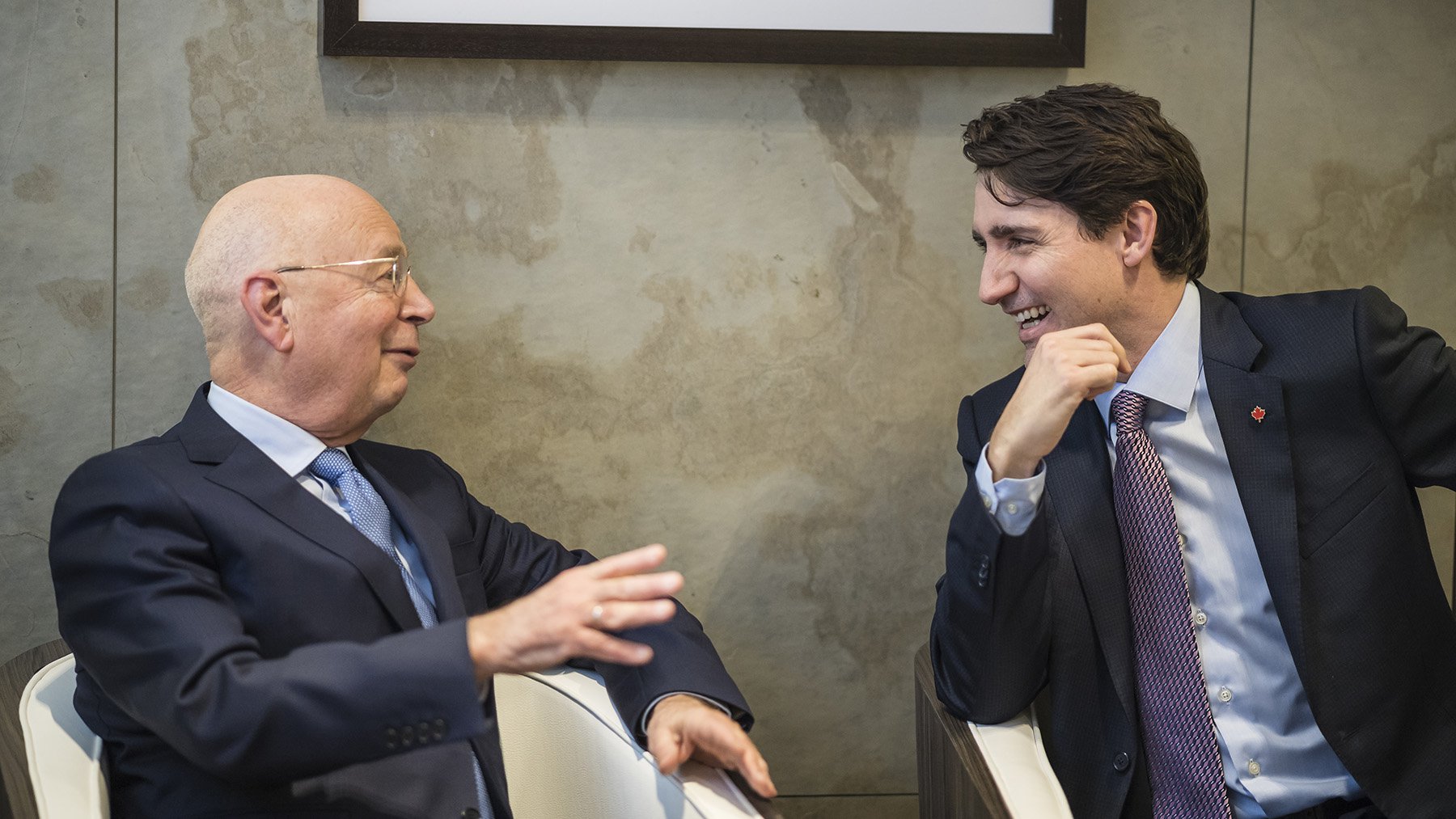 Încurajat de prezența mentorului său, Klaus Schwab, la summitul de la Bali, Justin Trudeau a făcut un anunț SFIDĂTOR: Conținutul online va fi cenzurat în Canada. Totul în numele tehnologiei | ActiveNews