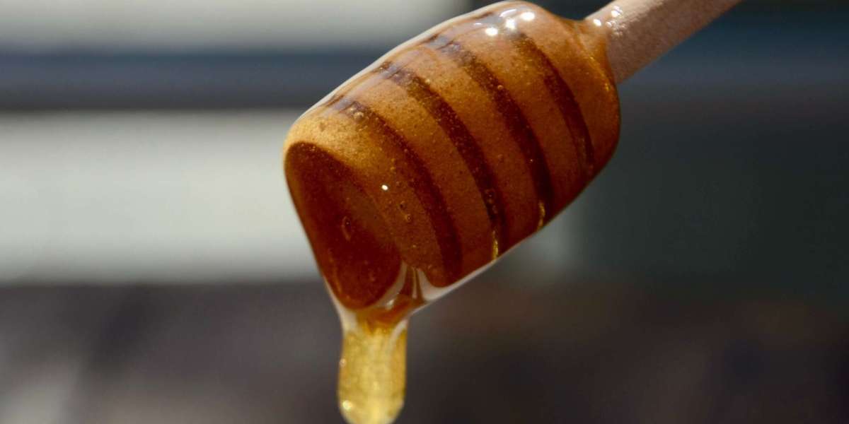 What's the difference between raw honey and regular honey?