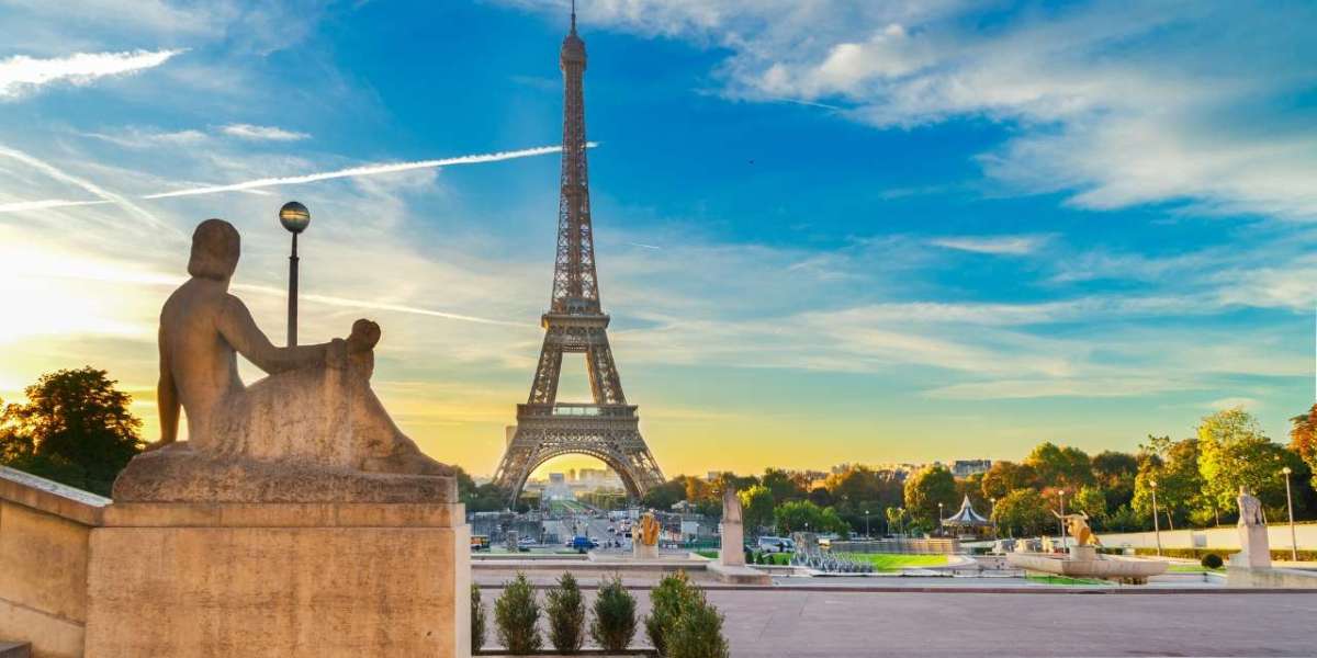 Exploring Paris: The Best France Tour Packages for First-Timers