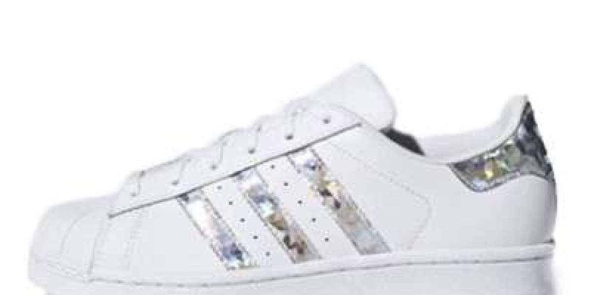 Adidas Superstar與Stan Smith：經典鞋款的細節之美