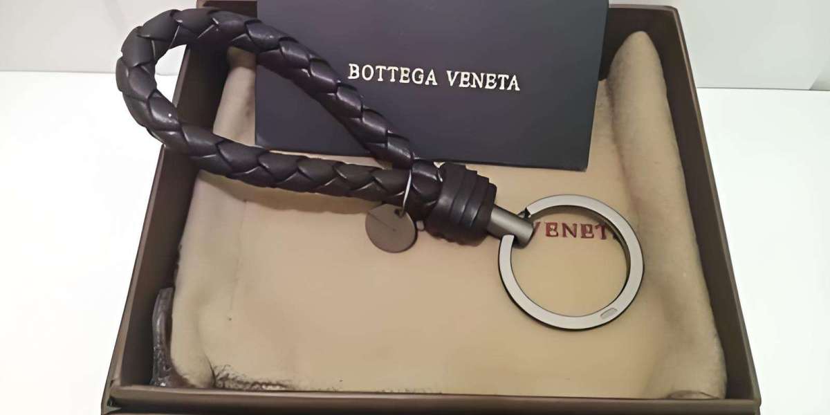 Bottega Veneta Archetype 單肩包：純正奢華指南