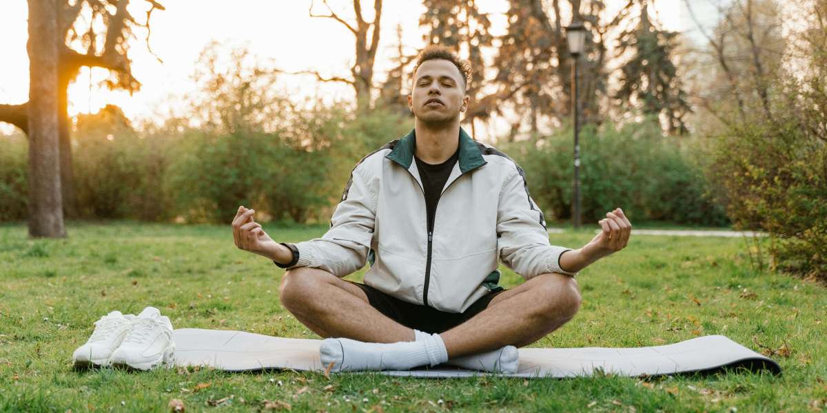 Tornar-se um professor de Yoga qualificado: cursos na VedaVerse Índia