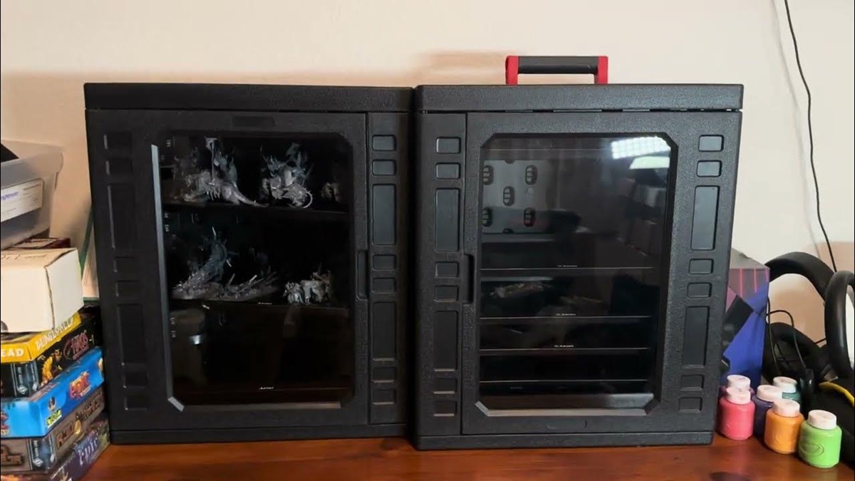 Miniature on the Move: A Guide to Cases for Transporting Your Precious Models – Everyday Explored