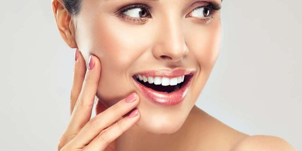 Surgical Facelift vs. Fillers: Pros and Cons