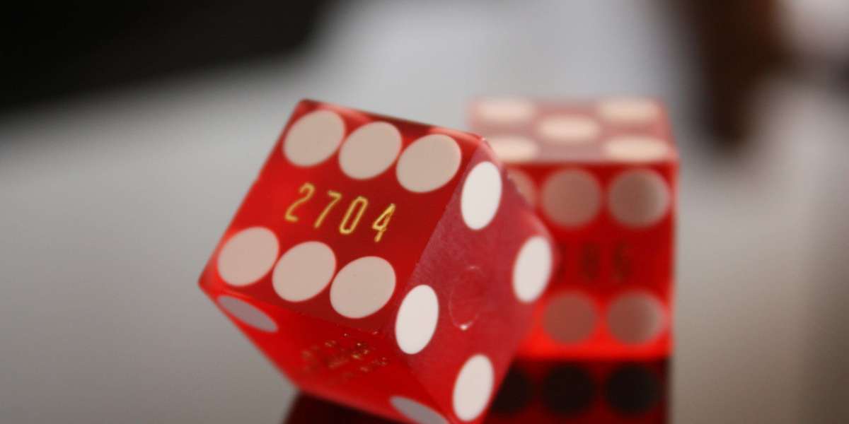 Understanding Slot Game Mechanics: How RNGs and Volatility Influence Your Winning Potential in Online Casinos