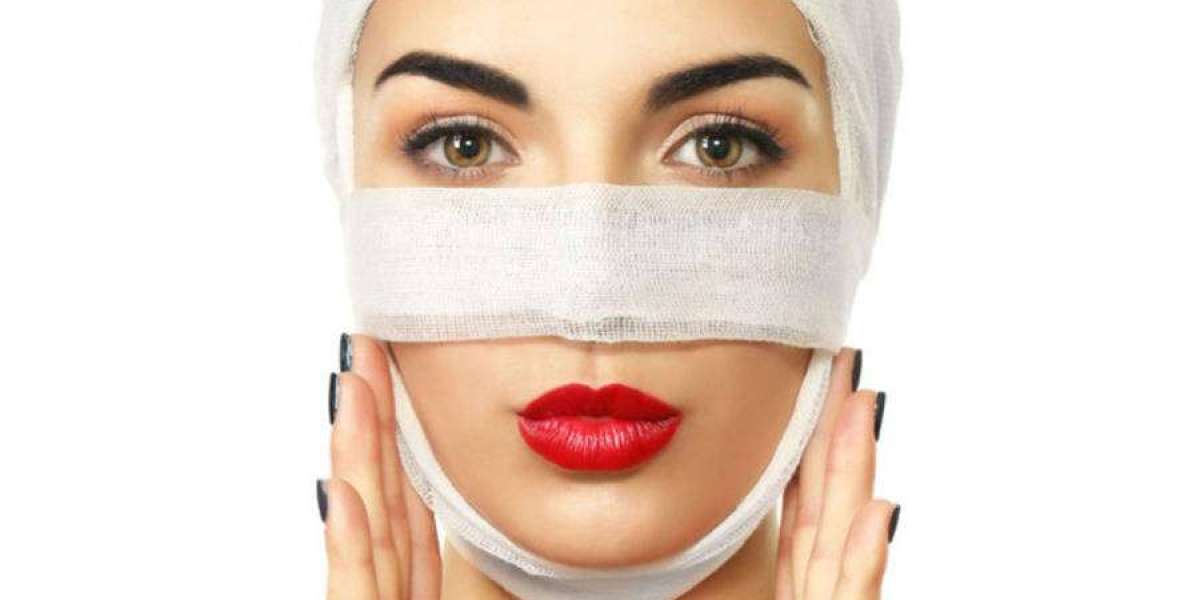 الفرق بين تجميل الأنف الجراحي وغير الجراحي: أيهما الأنسب لك؟