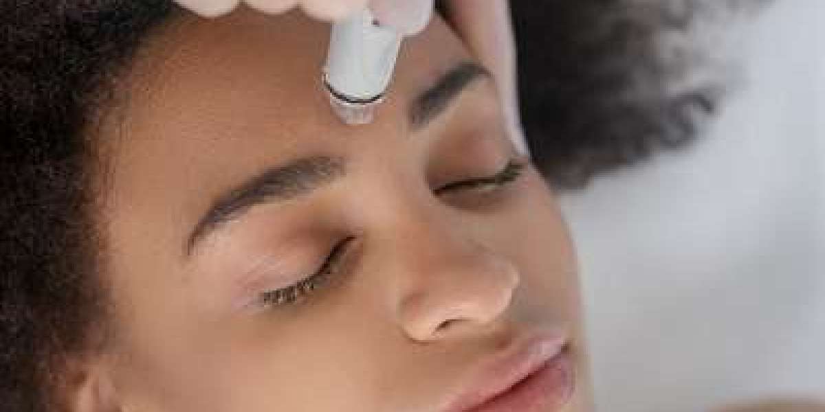 HydraFacial vs. Traditional Facials: What's the Difference?