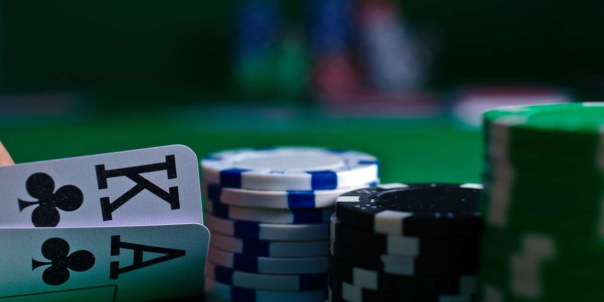 Permainan Texas Hold’em: Ketika Setiap Gerakan dan Ekspresi Menjadi Senjata Ampuh